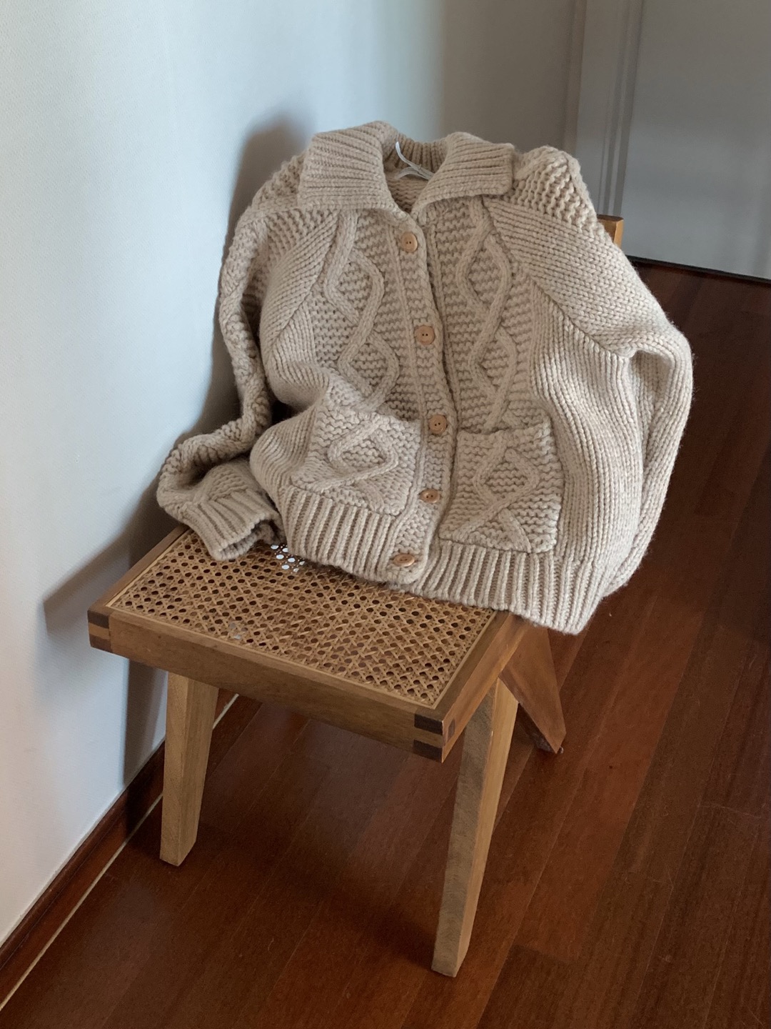 mountain sweater-beige(바배소진시마감)
